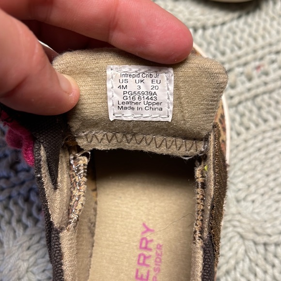 Sperry cheetah baby shoes size 4 - Picture 7 of 7